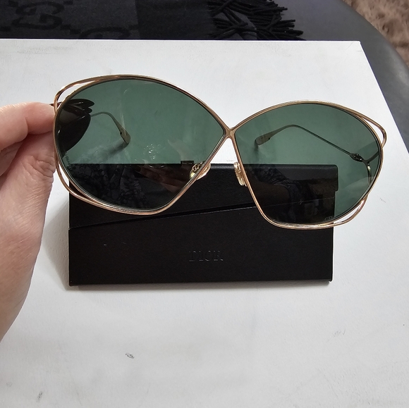 Christian Dior Sunglasses 100% Authentic Forest Green LENS With GOLD RIM - Picture 2 of 11